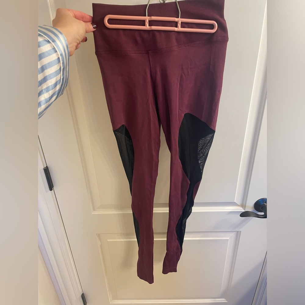 Nux Size L Mulberry Seamless Leggings W/ Black Mesh Wavy  Side Panels SEXY